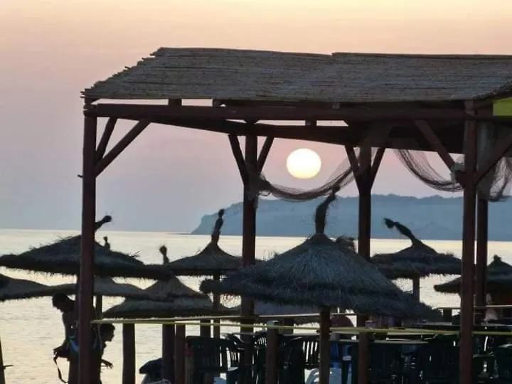 Affittacamere Hotel La Dama Bianca Bovo Marina Montallegro Italia