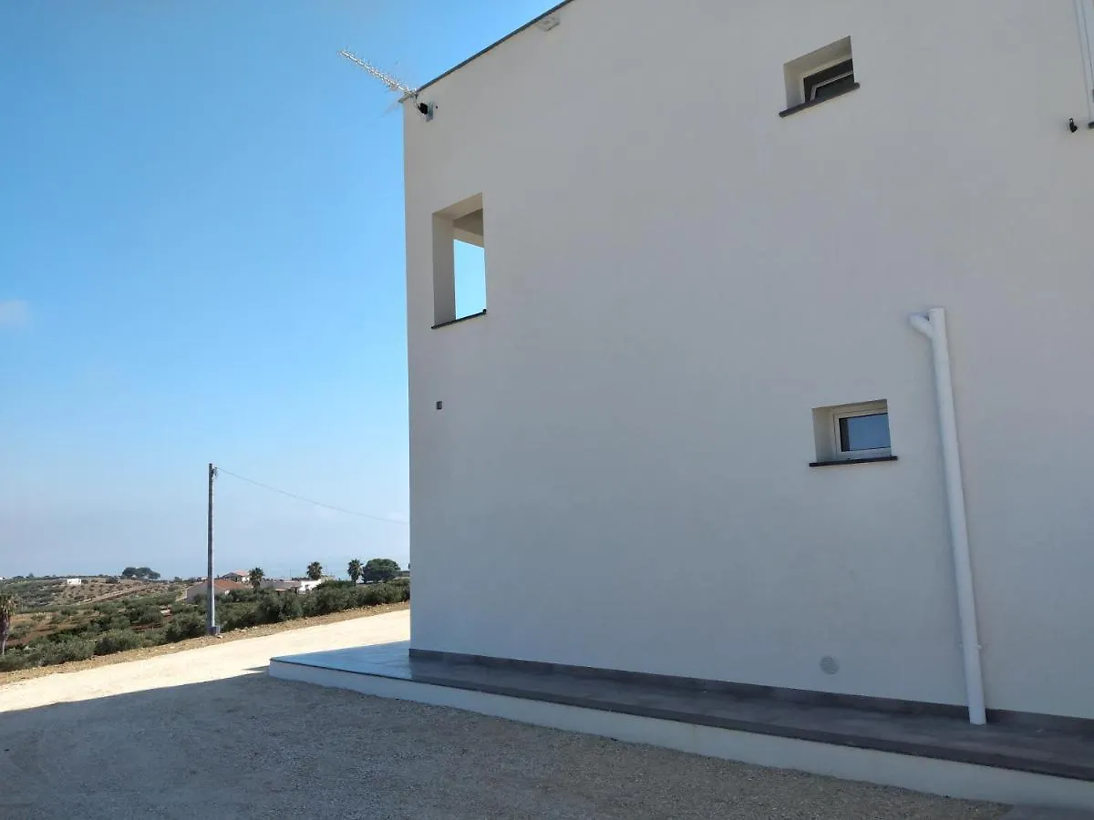 Affittacamere Hotel La Dama Bianca Bovo Marina Montallegro